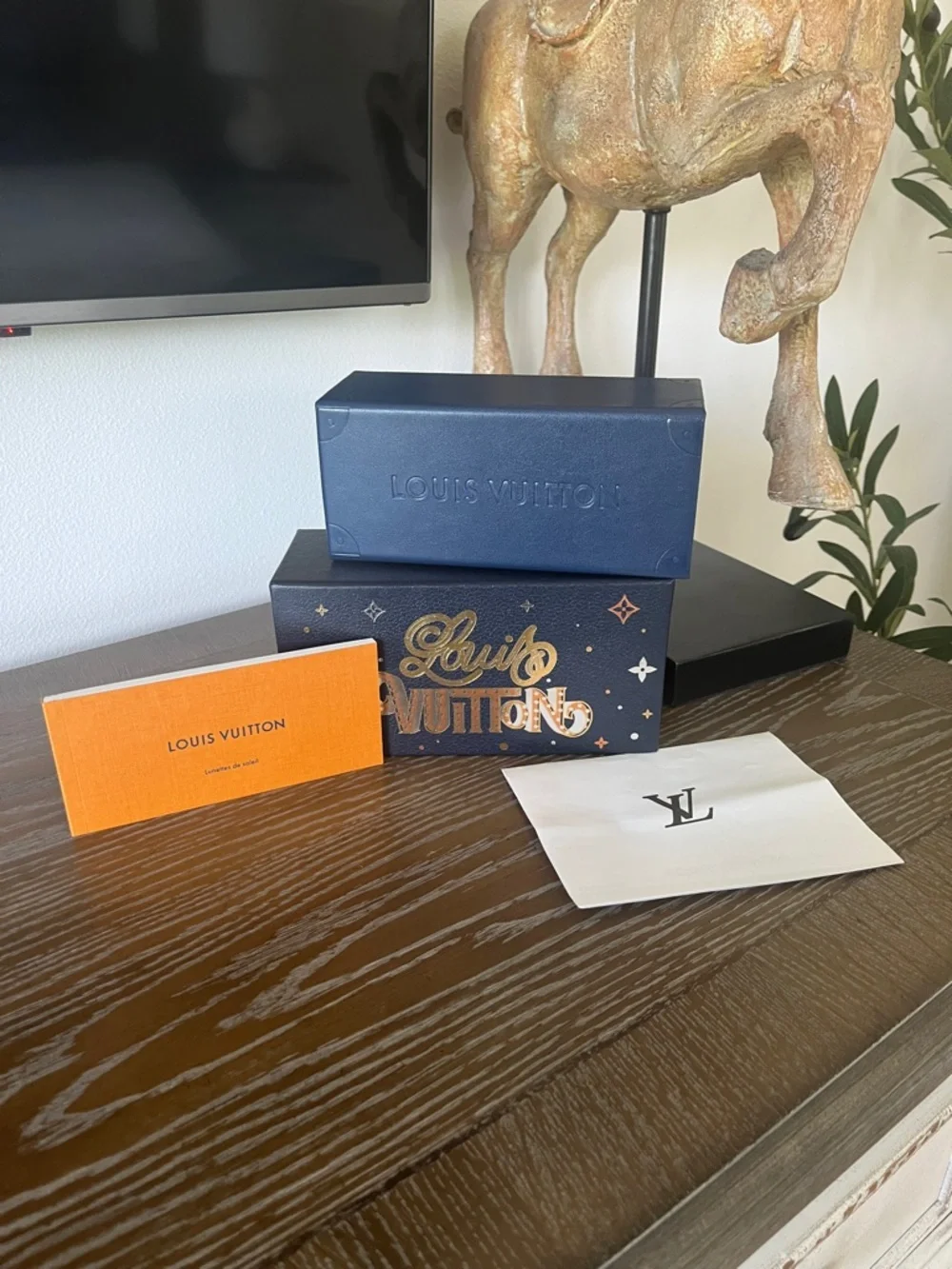 Louis Vuitton Sunglass Holder And Box - Picture 3 of 8